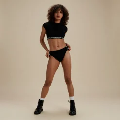 Flu3nte Solid Short Sleeve Logo Elastic Crop Top-Speedo Fashion